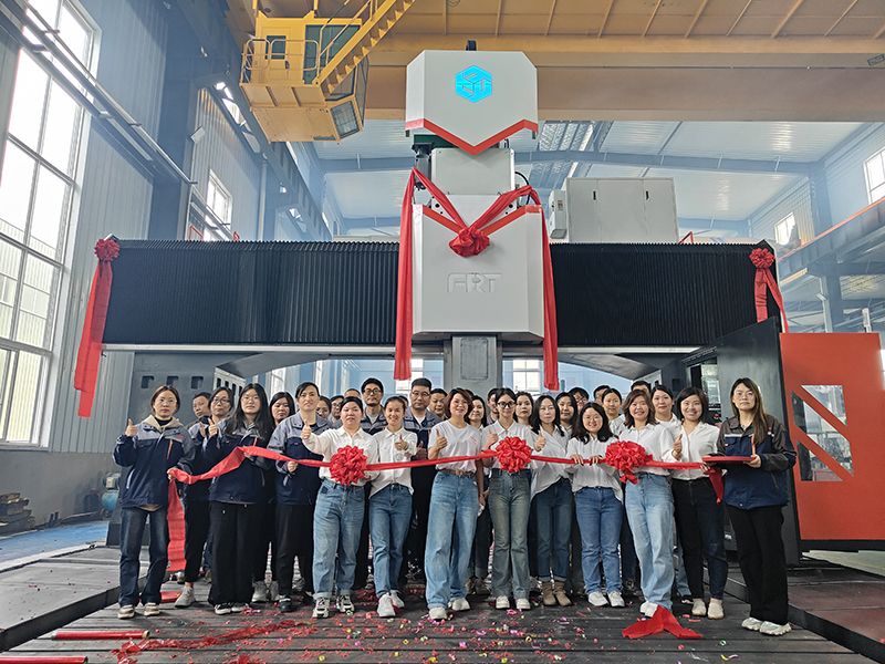 重磅消息！洛陽宇捷13米數(shù)控龍門鏜銑床正式投產(chǎn)使用!