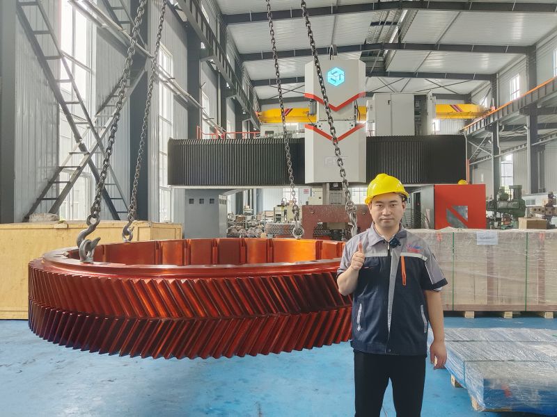 洛陽(yáng)宇捷精工大型人字齒圈順利發(fā)貨！