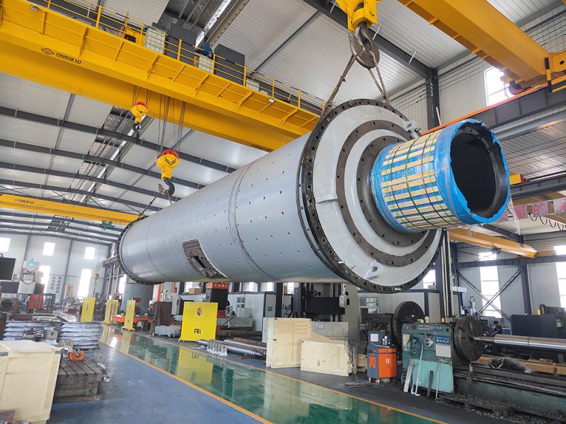 洛陽(yáng)宇捷精工大型重型球磨機(jī)項(xiàng)目一站式順利交付!